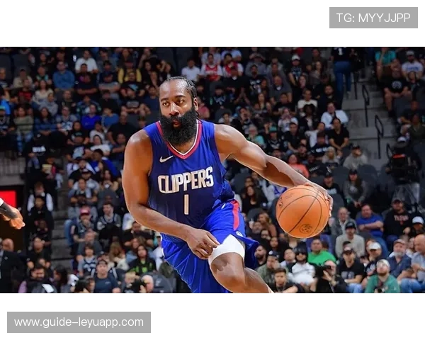 哈登突破节奏回暖,多次将防守晃开两米 哈登突破节奏回暖,多次将防守晃开两米