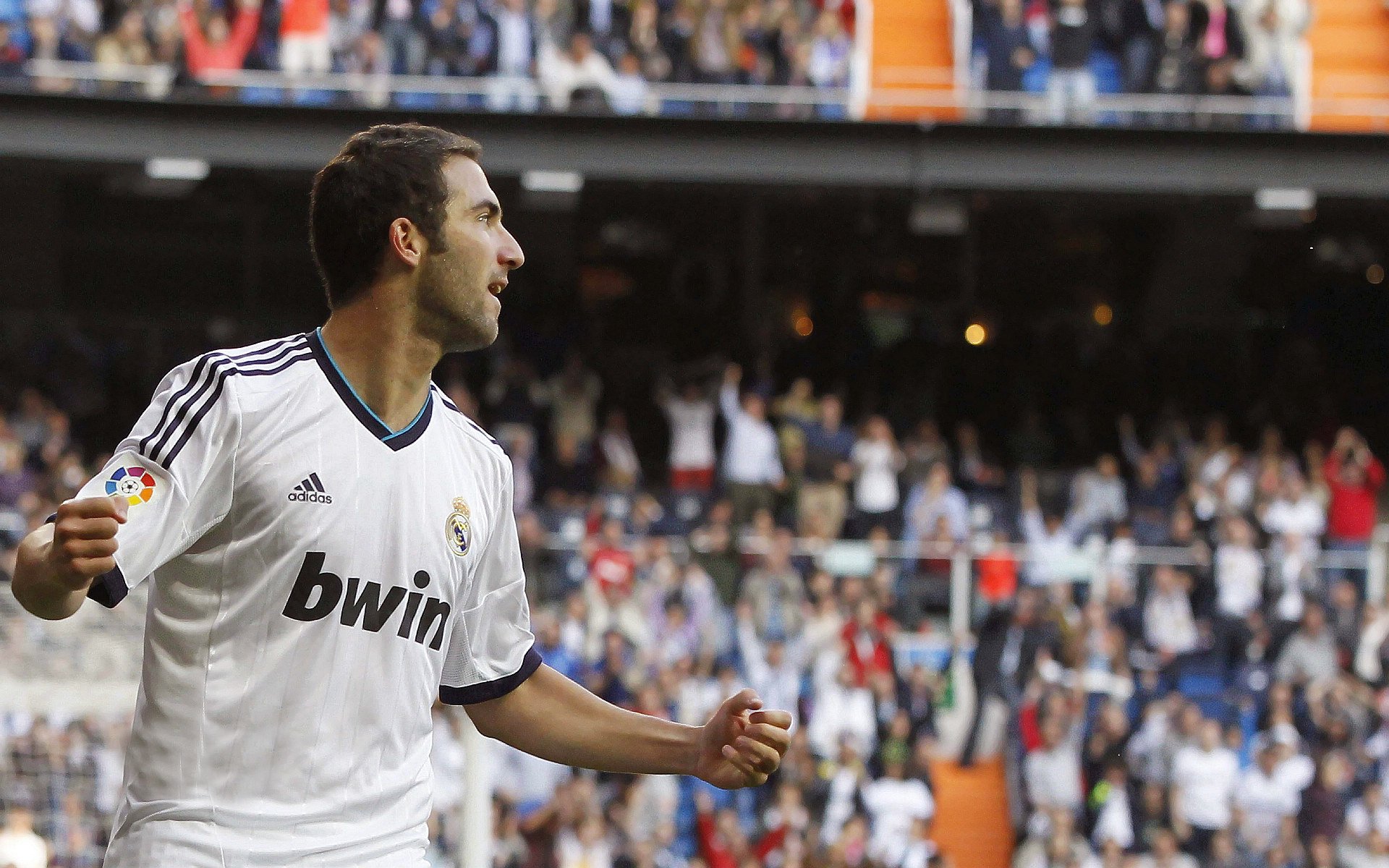 胡贝特·科斯稳扎稳打掌控比赛节奏，胡安贝内特简介