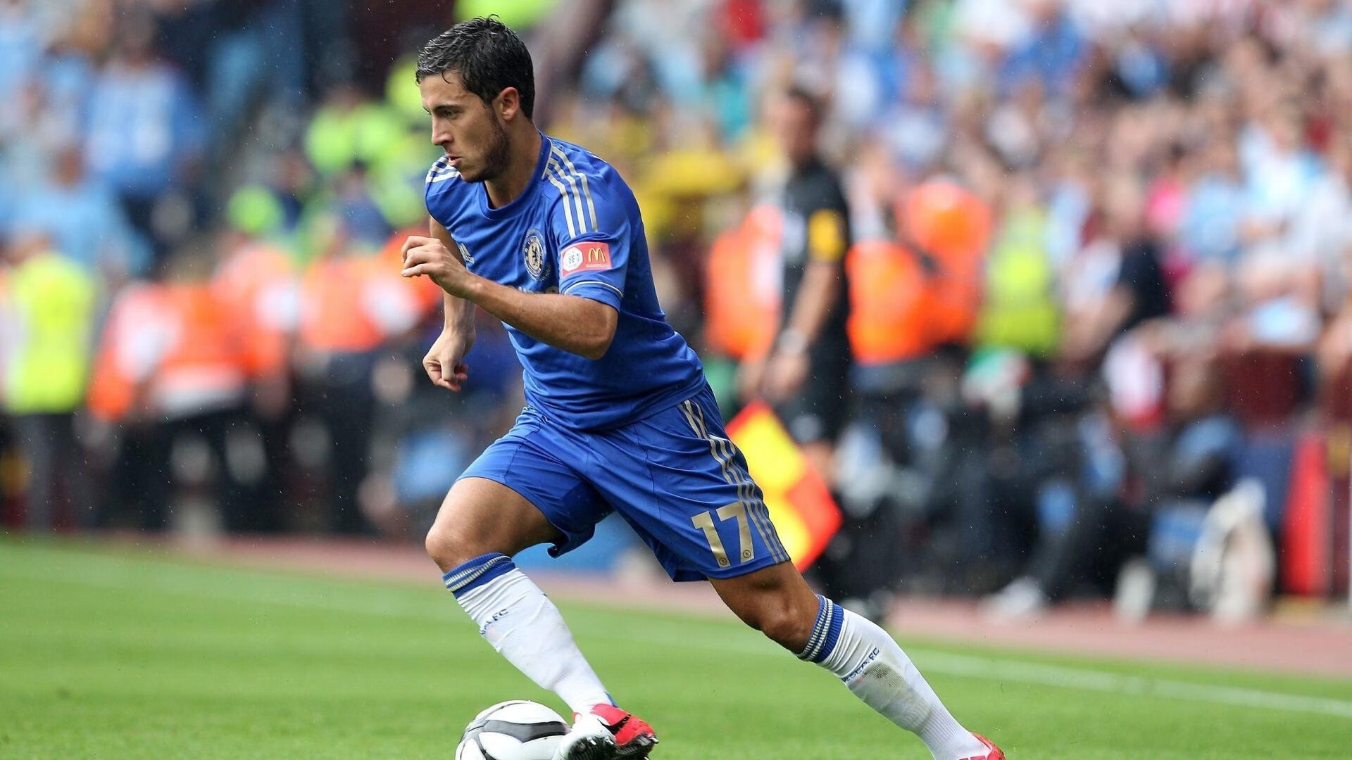 英超竞争愈发激烈，豪门鏖战不断